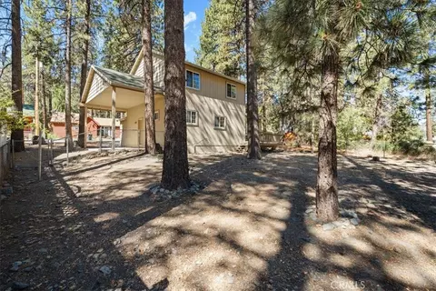 Exterior - 1536 Ross, Wrightwood, CA 92397 photo 5 of 8