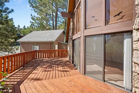 Exterior - 5438 Desert Vw, Wrightwood, CA 92397 photo 5 of 10
