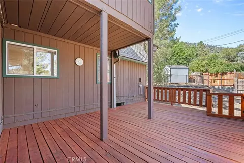 Exterior - 5438 Desert Vw, Wrightwood, CA 92397 photo 3 of 10