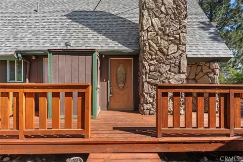 Exterior - 5438 Desert Vw, Wrightwood, CA 92397 photo 7 of 10