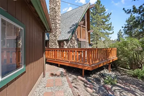 Exterior - 5438 Desert Vw, Wrightwood, CA 92397 photo 6 of 10