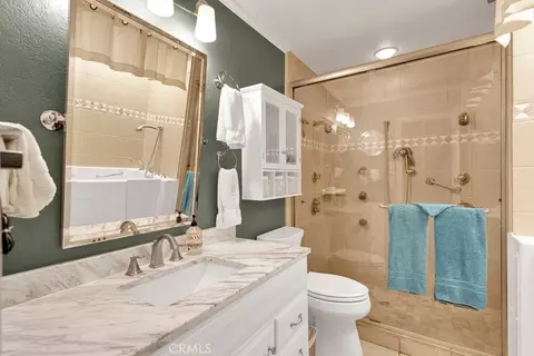Bath - 14772 Chaparral Ln #15, Helendale, CA 92342 photo 1 of 4