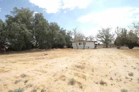 Exterior - 21212 Rainbow, Hinkley, CA 92347 photo 3 of 12