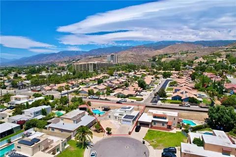 2930 Pinon Ct, Highland, CA 92346