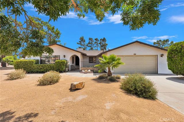 19031 Shoshonee, Apple Valley, CA 92307