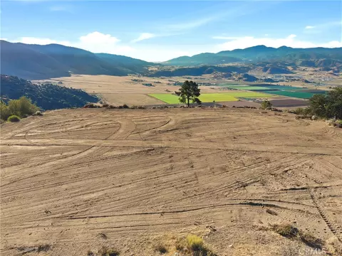 26400 Skyline Dr, Tehachapi, CA 93561
