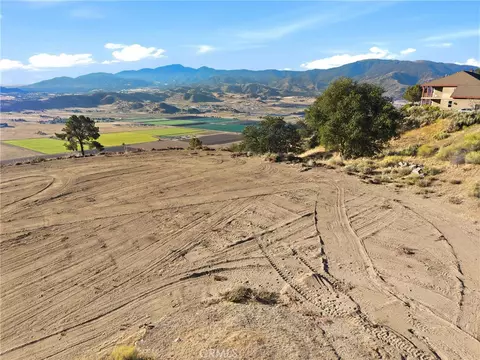 26400 Skyline Dr, Tehachapi, CA 93561 photo 3