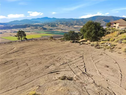26400 Skyline Dr, Tehachapi, CA 93561 photo 3