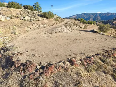 26400 Skyline Dr, Tehachapi, CA 93561 photo 4