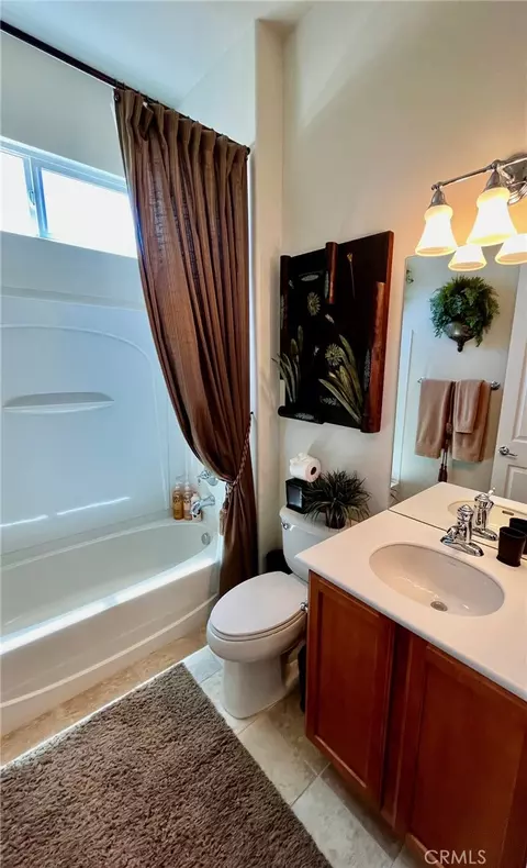 Bath - 19453 Verbena, Apple Valley, CA 92308 photo 2 of 4