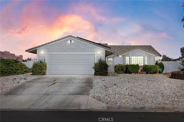 26499 Topsail Ln, Helendale, CA 92342