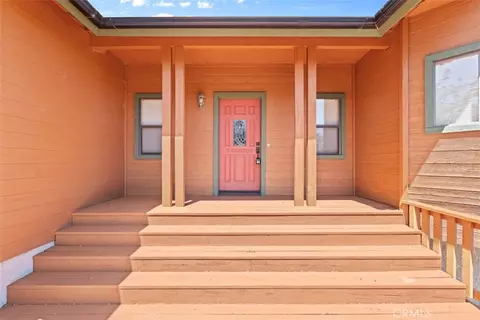 Exterior - 5394 Pacific Crst, Wrightwood, CA 92397 photo 2 of 6