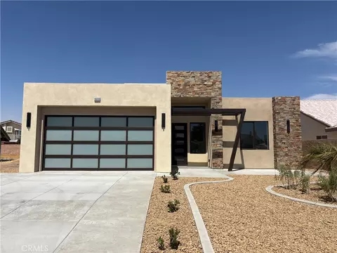 18310 Lakeview Dr, Victorville, CA 92395