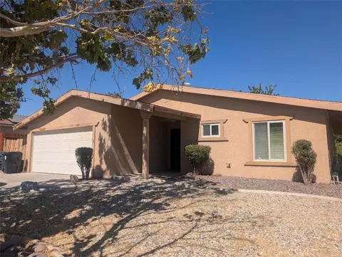 13887 Oakmont Dr, Victorville, CA 92395