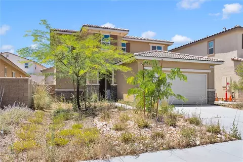 Exterior - 13097 Lancaster, Hesperia, CA 92344 photo 2 of 6