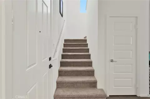 Entry Way - 13097 Lancaster, Hesperia, CA 92344 photo 4 of 6