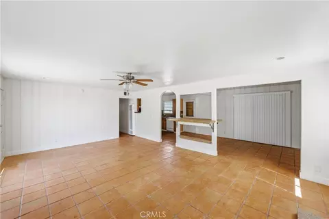 Living - 25567 Main, Barstow, CA 92311 photo 5 of 7