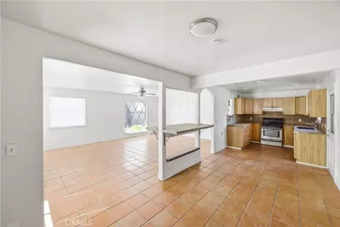 Living - 25567 Main, Barstow, CA 92311 photo 7 of 7