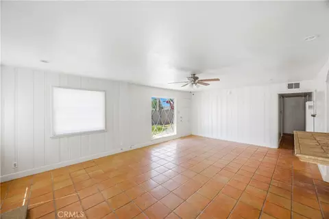 Living - 25567 Main, Barstow, CA 92311 photo 3 of 7