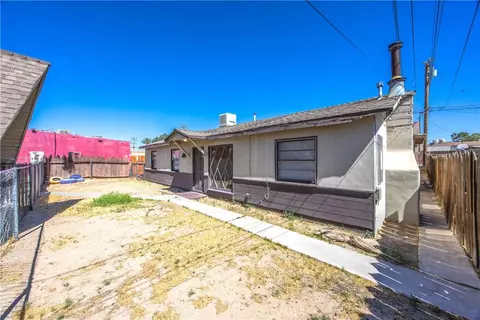 Exterior - 25567 Main, Barstow, CA 92311 photo 8 of 11