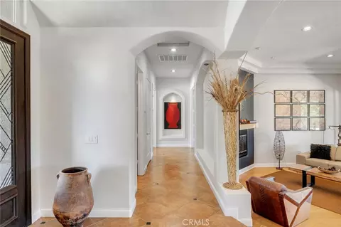 Entry Way - 7026 Cataba Rd, Oak Hills, CA 92344 photo 2 of 3