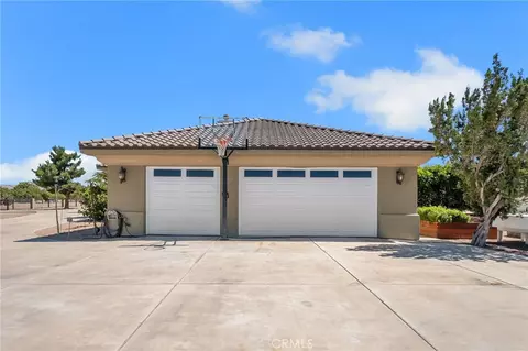 Exterior - 7026 Cataba Rd, Oak Hills, CA 92344 photo 2 of 11