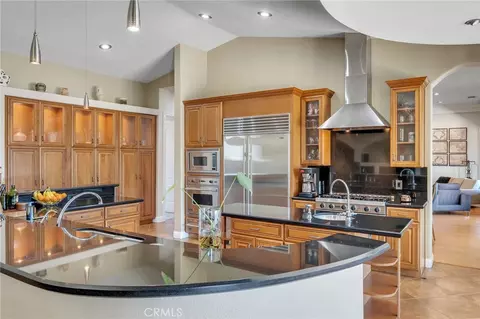 Kitchen - 7026 Cataba Rd, Oak Hills, CA 92344 photo 4 of 6