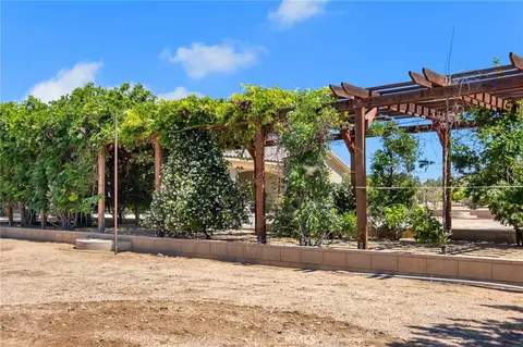 Exterior - 7026 Cataba Rd, Oak Hills, CA 92344 photo 10 of 11