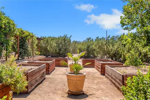 Exterior - 7026 Cataba Rd, Oak Hills, CA 92344 photo 3 of 11