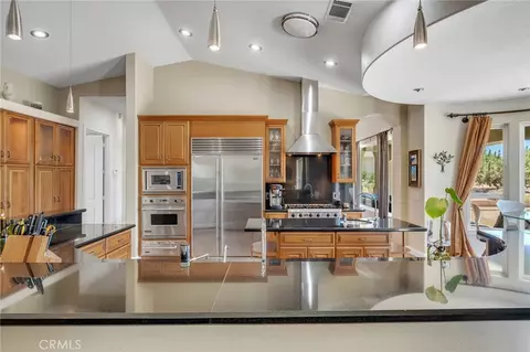 Kitchen - 7026 Cataba Rd, Oak Hills, CA 92344 photo 3 of 6