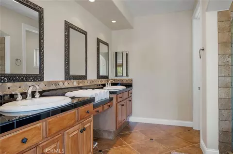 Bath - 7026 Cataba Rd, Oak Hills, CA 92344 photo 3 of 5