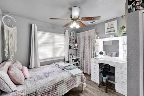 Bedroom - 18128 Catalpa St, Hesperia, CA 92345 photo 2 of 6