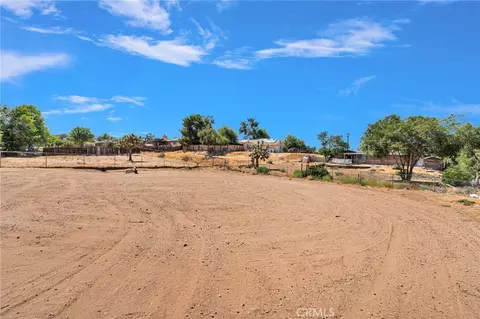Exterior - 18128 Catalpa St, Hesperia, CA 92345 photo 3 of 6