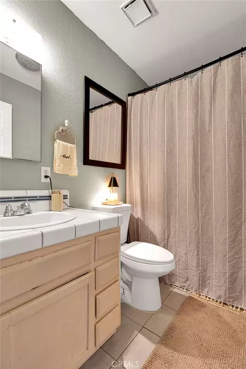 Bath - 18128 Catalpa St, Hesperia, CA 92345 photo 2 of 5