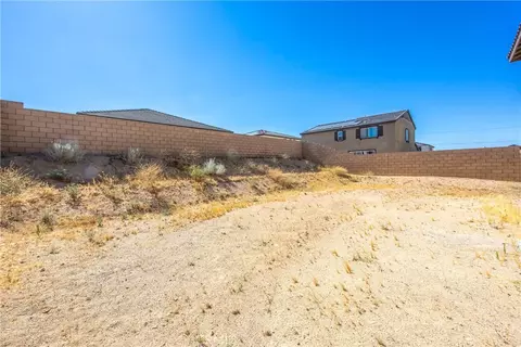 Exterior - 8844 Glencliff Ave, Hesperia, CA 92345 photo 4 of 9
