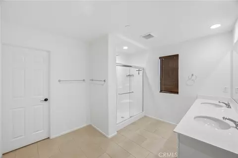 Entry Way - 8844 Glencliff Ave, Hesperia, CA 92345 photo 14 of 15