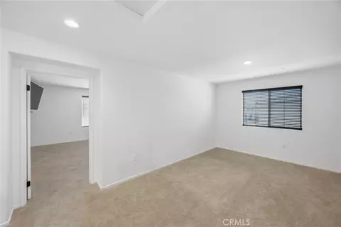 Entry Way - 8844 Glencliff Ave, Hesperia, CA 92345 photo 10 of 15