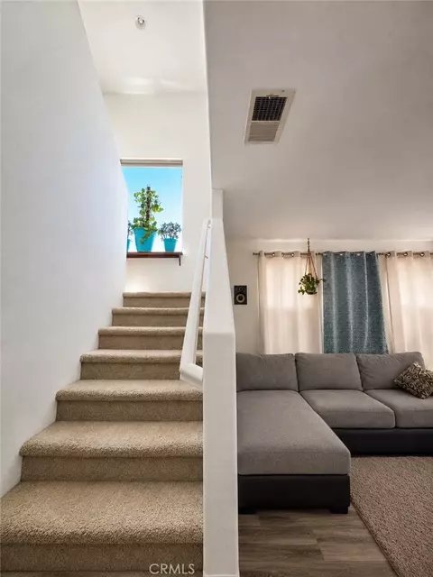 Entry Way - 13116 Sunnyvale Ct, Hesperia, CA 92344 photo 2 of 3
