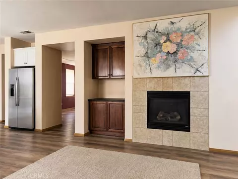 Living - 13116 Sunnyvale Ct, Hesperia, CA 92344 photo 1 of 2