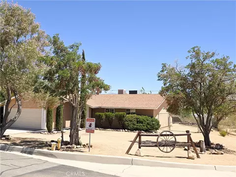 23911 Tahquitz, Apple Valley, CA 92307 photo 2