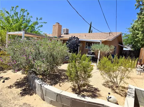 23911 Tahquitz, Apple Valley, CA 92307 photo 20