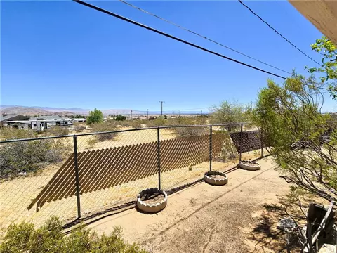 23911 Tahquitz, Apple Valley, CA 92307 photo 14