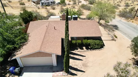 23911 Tahquitz, Apple Valley, CA 92307 photo 26