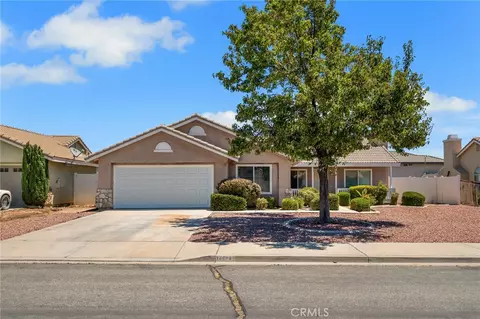 Exterior - 14474 Stone Crk, Hesperia, CA 92344 photo 2 of 6