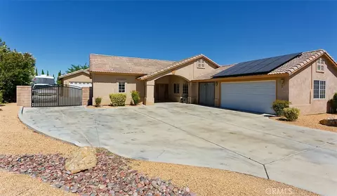 Exterior - 12776 Skyline Rnch, Apple Valley, CA 92308 photo 4 of 17