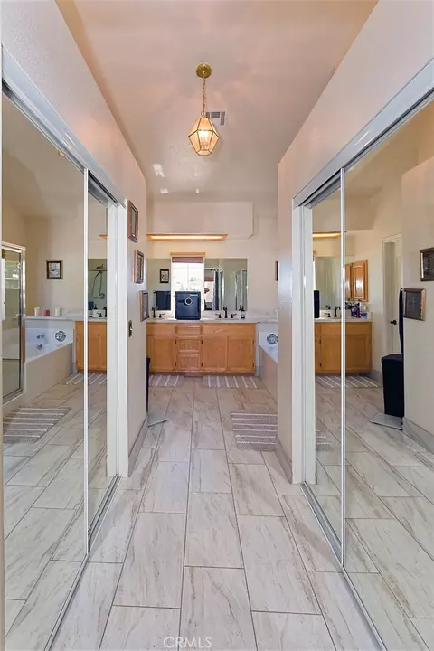 Entry Way - 12776 Skyline Rnch, Apple Valley, CA 92308 photo 2 of 2