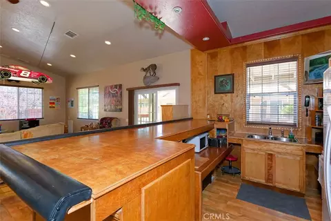 Kitchen - 12776 Skyline Rnch, Apple Valley, CA 92308 photo 6 of 6