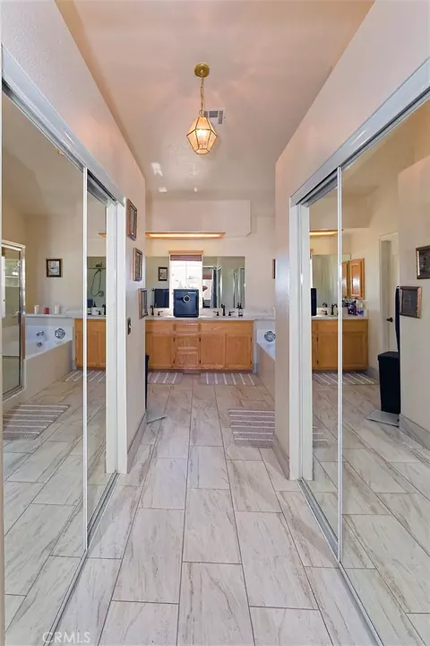 Entry Way - 12776 Skyline Rnch, Apple Valley, CA 92308 photo 2 of 2