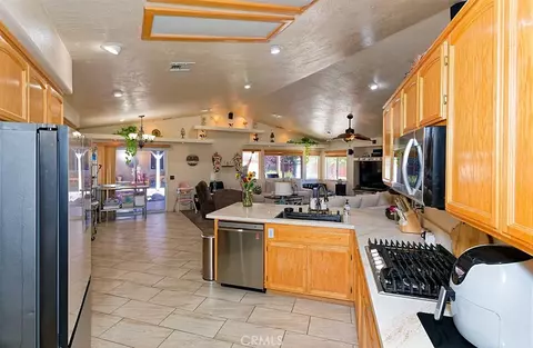 Kitchen - 12776 Skyline Rnch, Apple Valley, CA 92308 photo 1 of 6