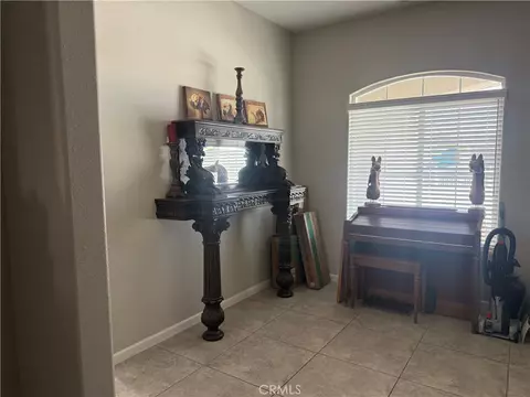 Entry Way - 9040 10th Ave, Hesperia, CA 92345 photo 1 of 10